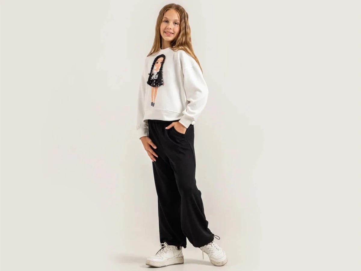Girls' Two-Piece Set with Graphic Print Sweatshirt and Black Trousers - ÖZ Bebe - by Peralane