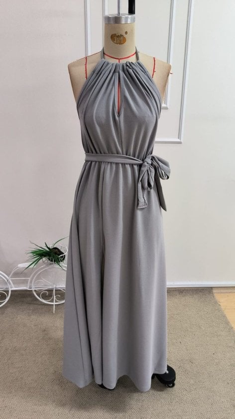 Women's Grey Halter Neck Long Crepe Dress with Keyhole Cutout and Slit - Janes - by Peralane - photo 4