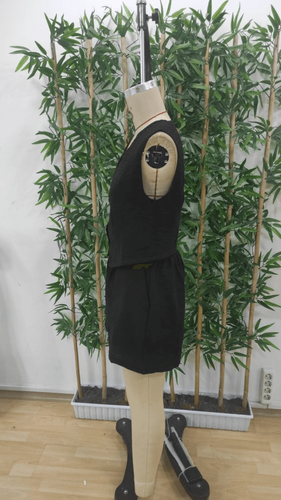 Women's Sleeveless V-Neck Button-Front Vest and Shorts Set - Janes - by Peralane - photo 5