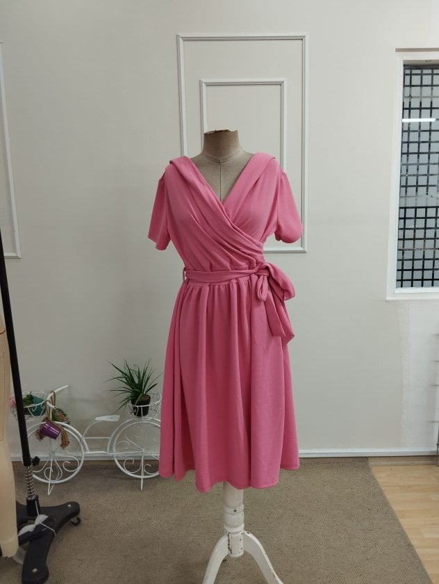 Women's Pink Short-Sleeved Wrap Dress with Tie Waist - Janes - by Peralane