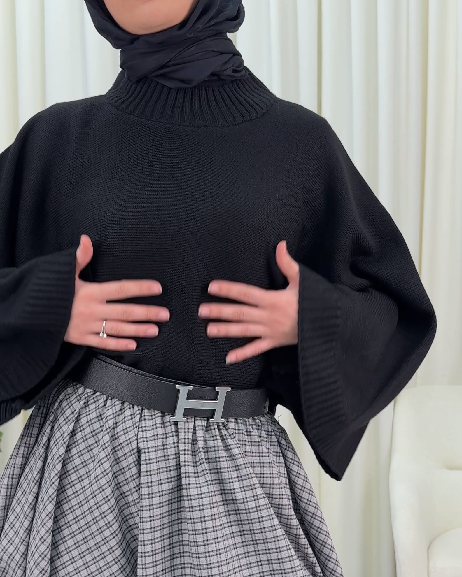 Half Turtleneck Cropped Knit Sweater - Black - Podyumplus - by Peralane