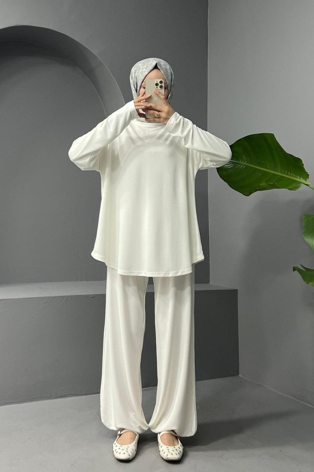 Round Neck Oval Cut Trousers Set - White - Podyumplus - by Peralane