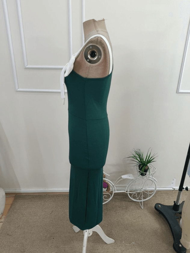Women's One-Shoulder Midi Dress with Bow Detail in Dark Green - Janes - by Peralane - photo 5