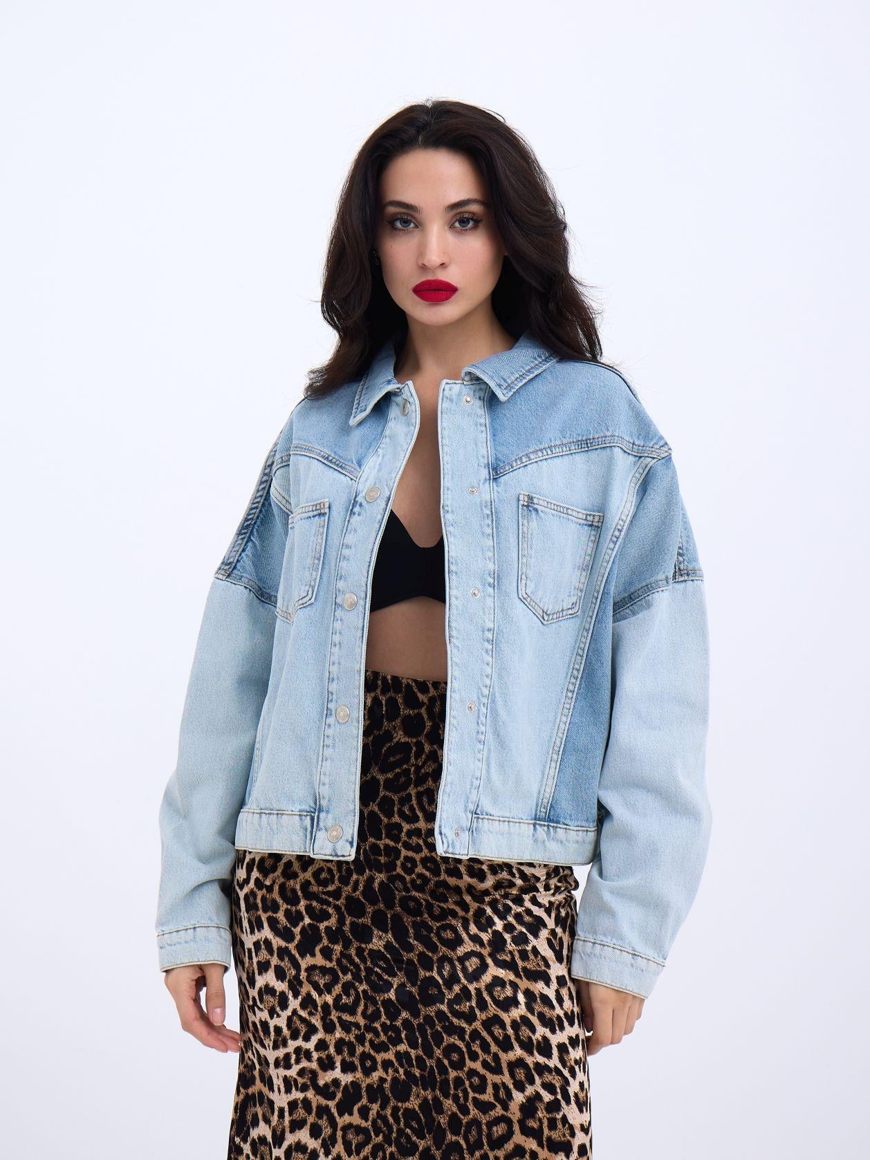 Women's Light Blue Denim Jacket with Collar and Chest Pockets - Fame - by Peralane - photo 3