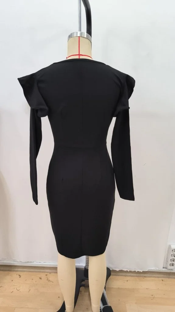 Women's Long Sleeve V-Neck Side Slit Midi Crepe Dress in Black - Janes - by Peralane - photo 5