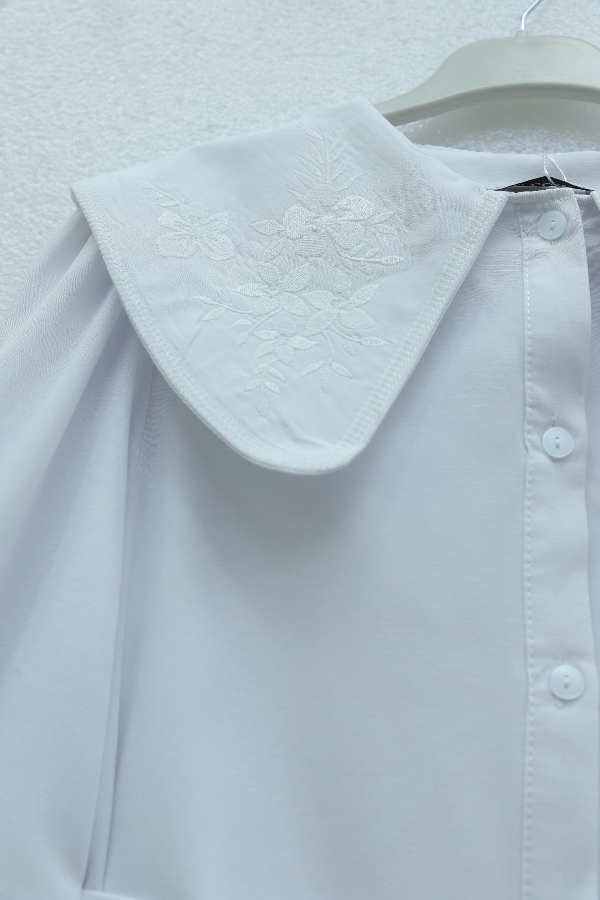 White Baby Collar Embroidered Tie-Belt Poplin Blouse - Podyumplus - by Peralane - photo 4