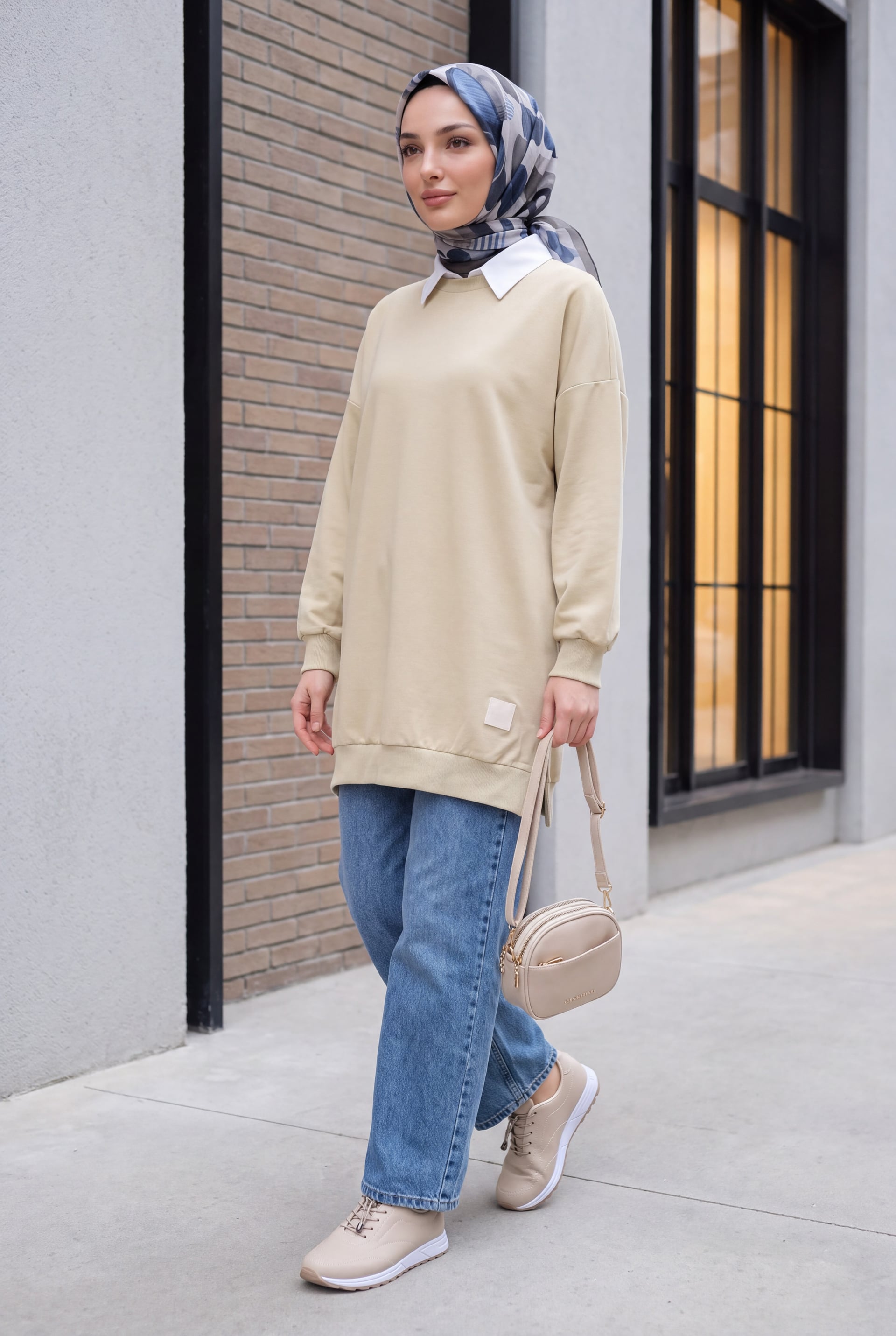 Beige Oversized Sweatshirt with Side Slits and Emblem Detail - Podyumplus - by Peralane - photo 2