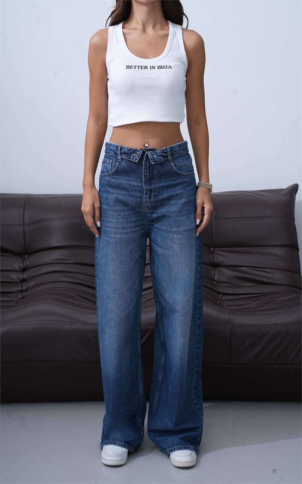 High Waist Wide Leg Denim Trousers with Crossover Button Closure and Belt Loops - Dark Blue - Lacarino Jeans - by Peralane - photo 4