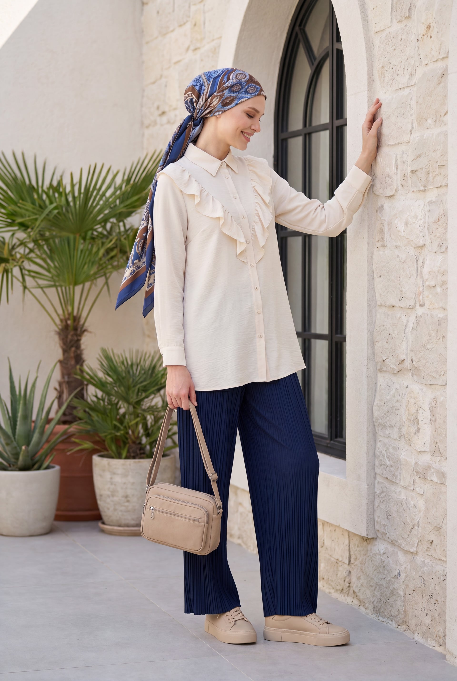 Women's Elastic Waistband Trousers with Belt Detail - Navy - Podyumplus - by Peralane