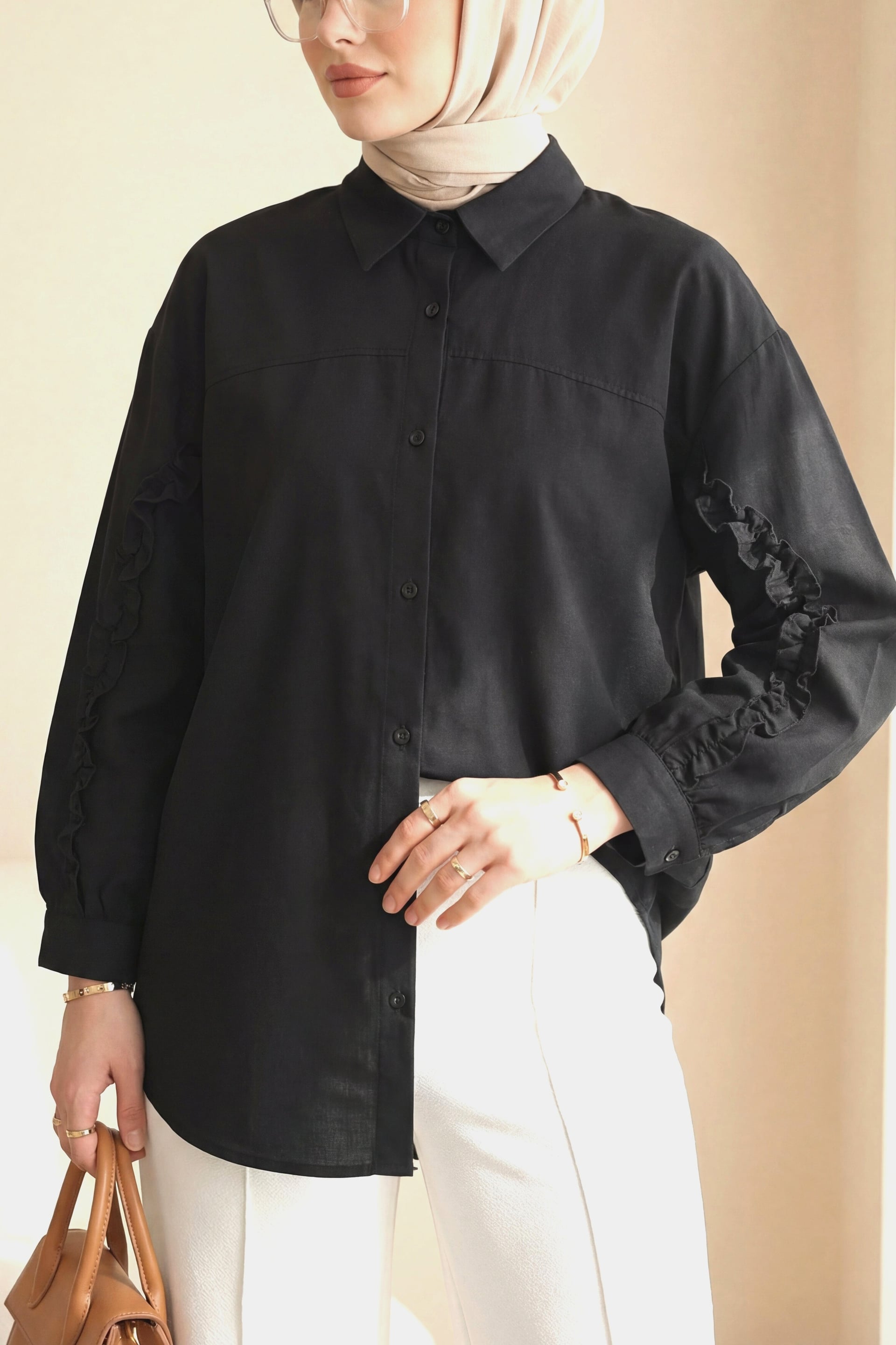 Ruffled Sleeve Buttoned Poplin Blouse - Black - Podyumplus - by Peralane