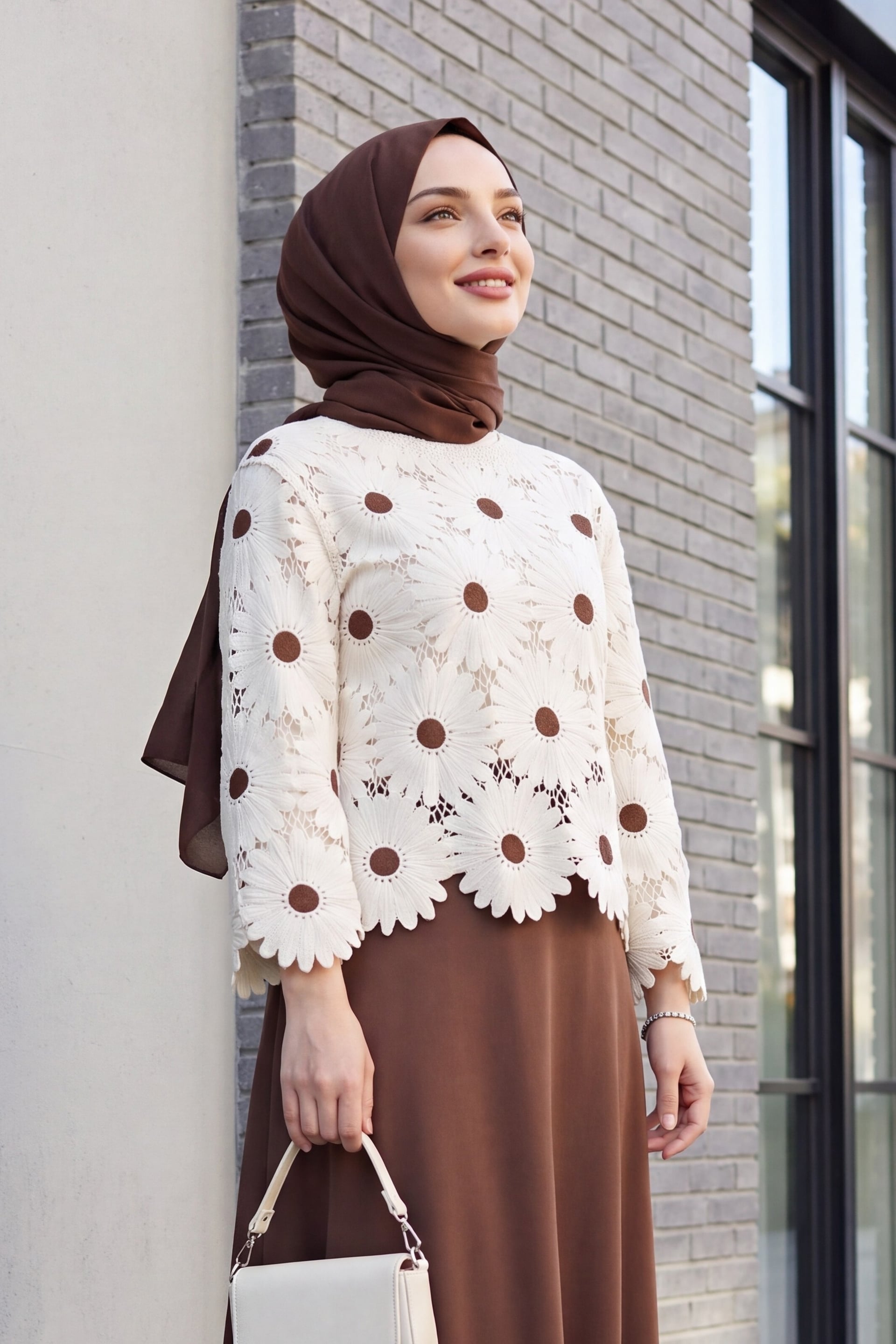 Boat Neck Daisy Pattern Knit Blouse - Brown - Podyumplus - by Peralane