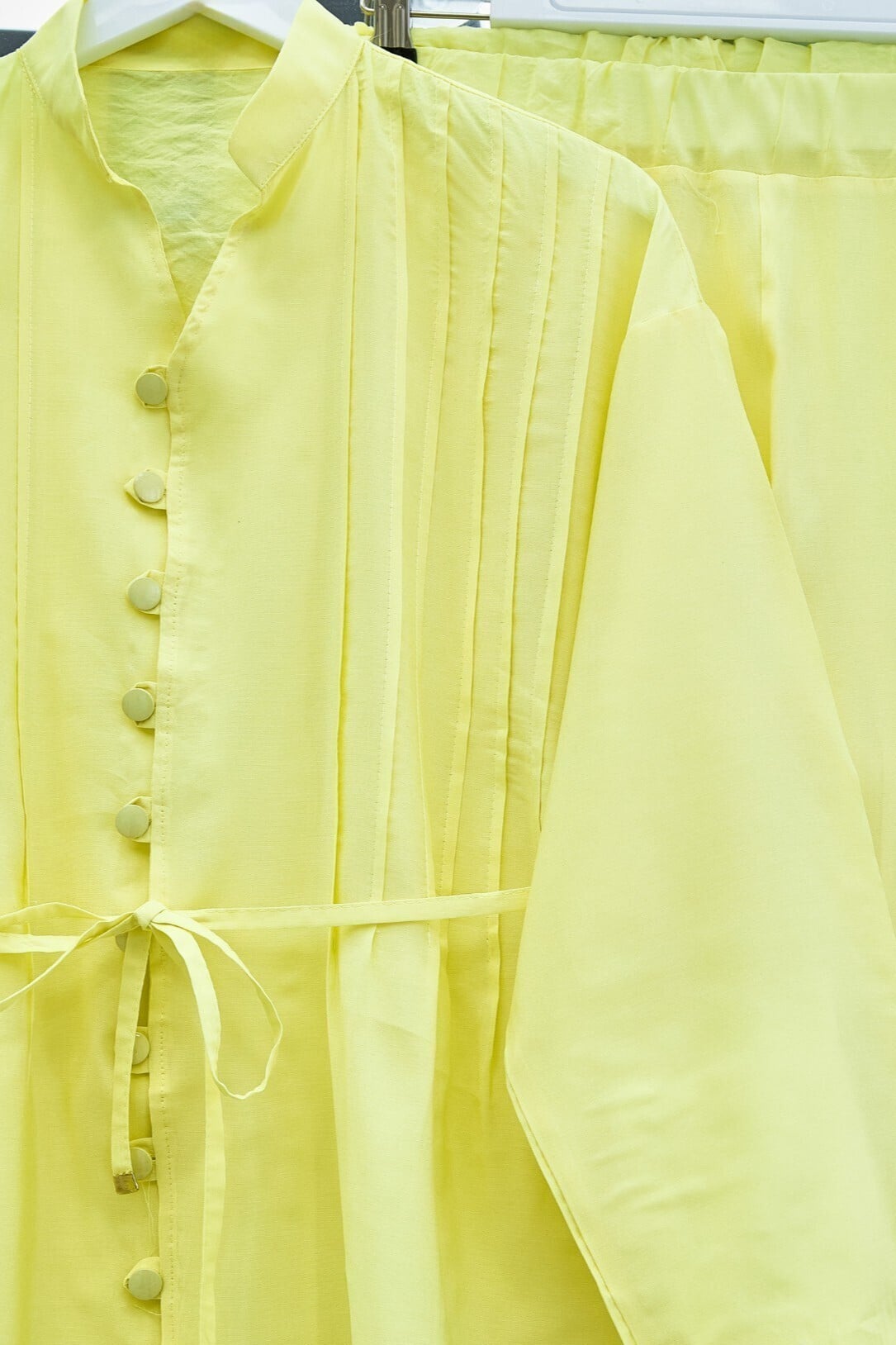 Tie-Sleeve Button V-Neck Tunic and Wide-Leg Trousers Set - Yellow - Podyumplus - by Peralane - photo 4