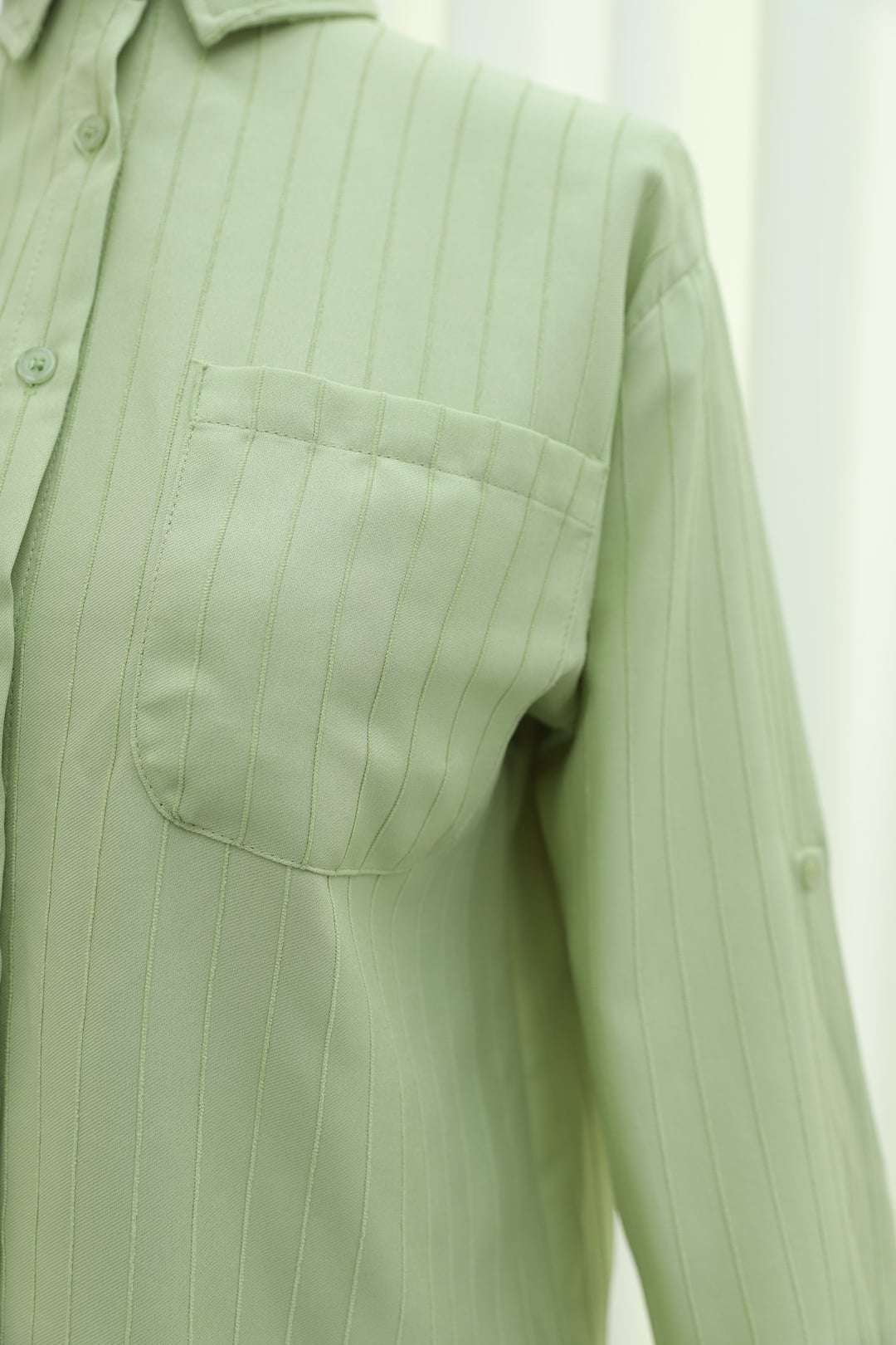 Oversize Long-Back Linen Shirt with Chest Pocket - Light Green - Podyumplus - by Peralane - photo 5