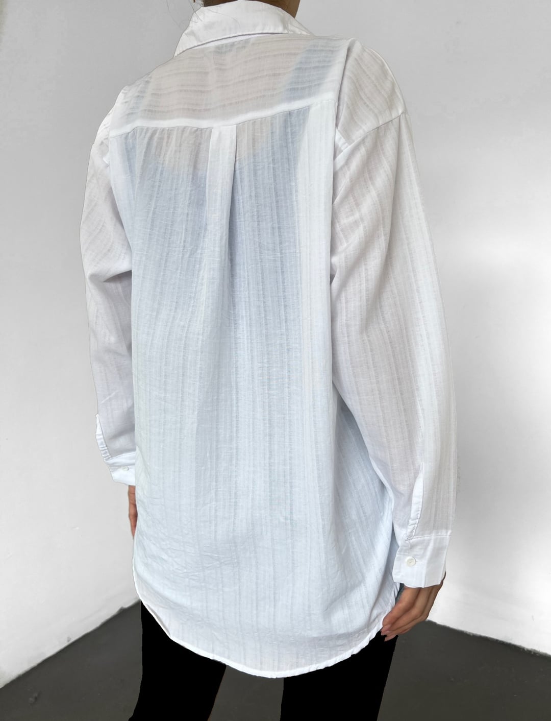 White Cotton Blend Two-Pocket Long-Back Blouse with Button Front - Podyumplus - by Peralane - photo 6