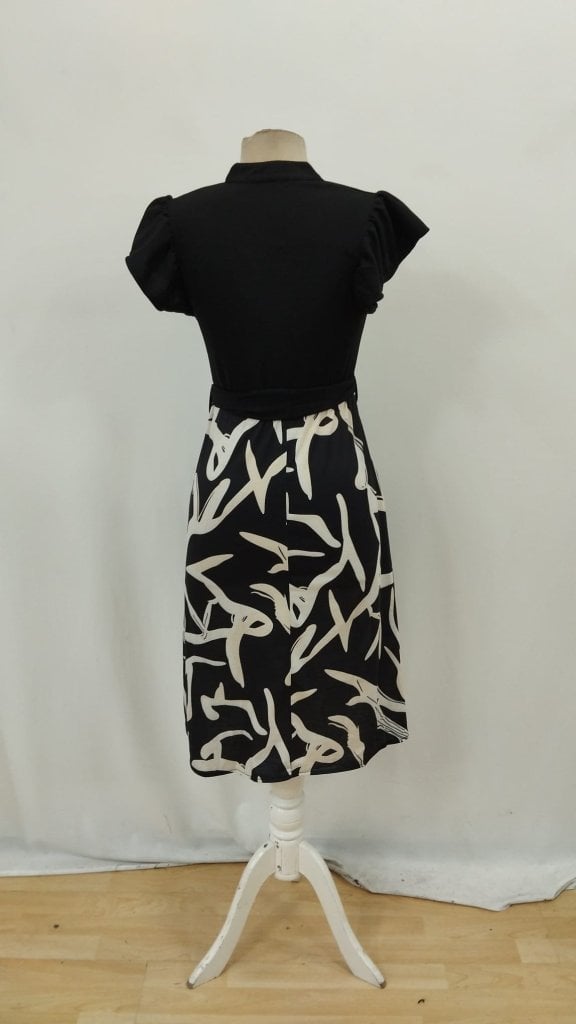 Women's V-Neck Short Sleeve Dress with Ruffled Bodice and Printed Skirt - Janes - by Peralane - photo 6