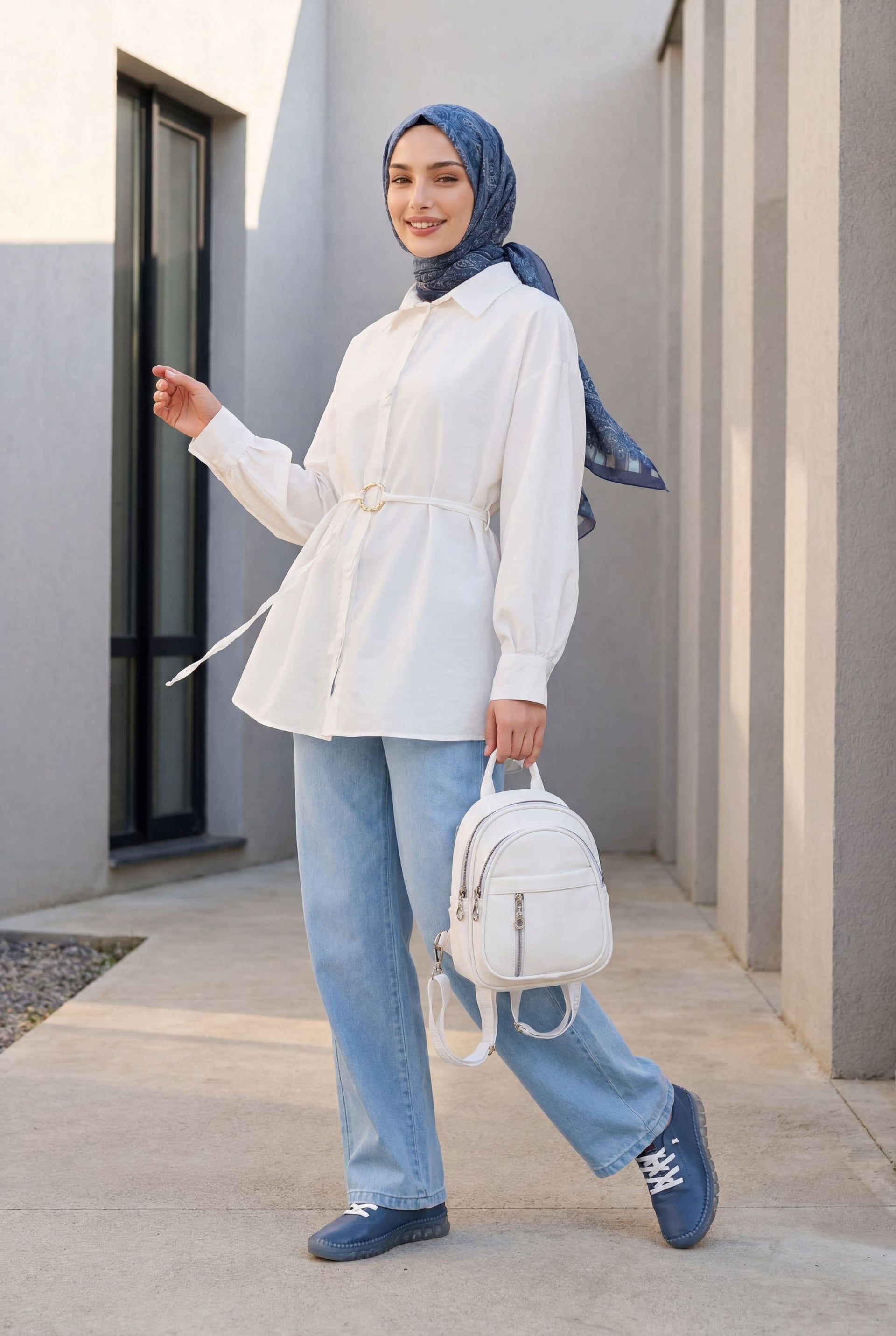 Light Blue High-Waist Wide-Leg Denim Trousers with Belt Detail - Podyumplus - by Peralane - photo 6