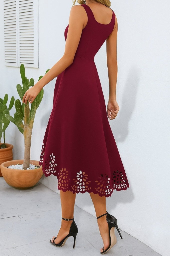 Women's Sleeveless Burgundy Geometric Neck Floral Laser-Cut Crepe Dress - Janes - by Peralane - photo 3