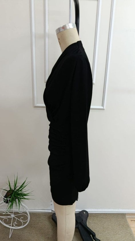 Women's Long-Sleeved Wrap Dress with Asymmetric Detail - Janes - by Peralane - photo 5