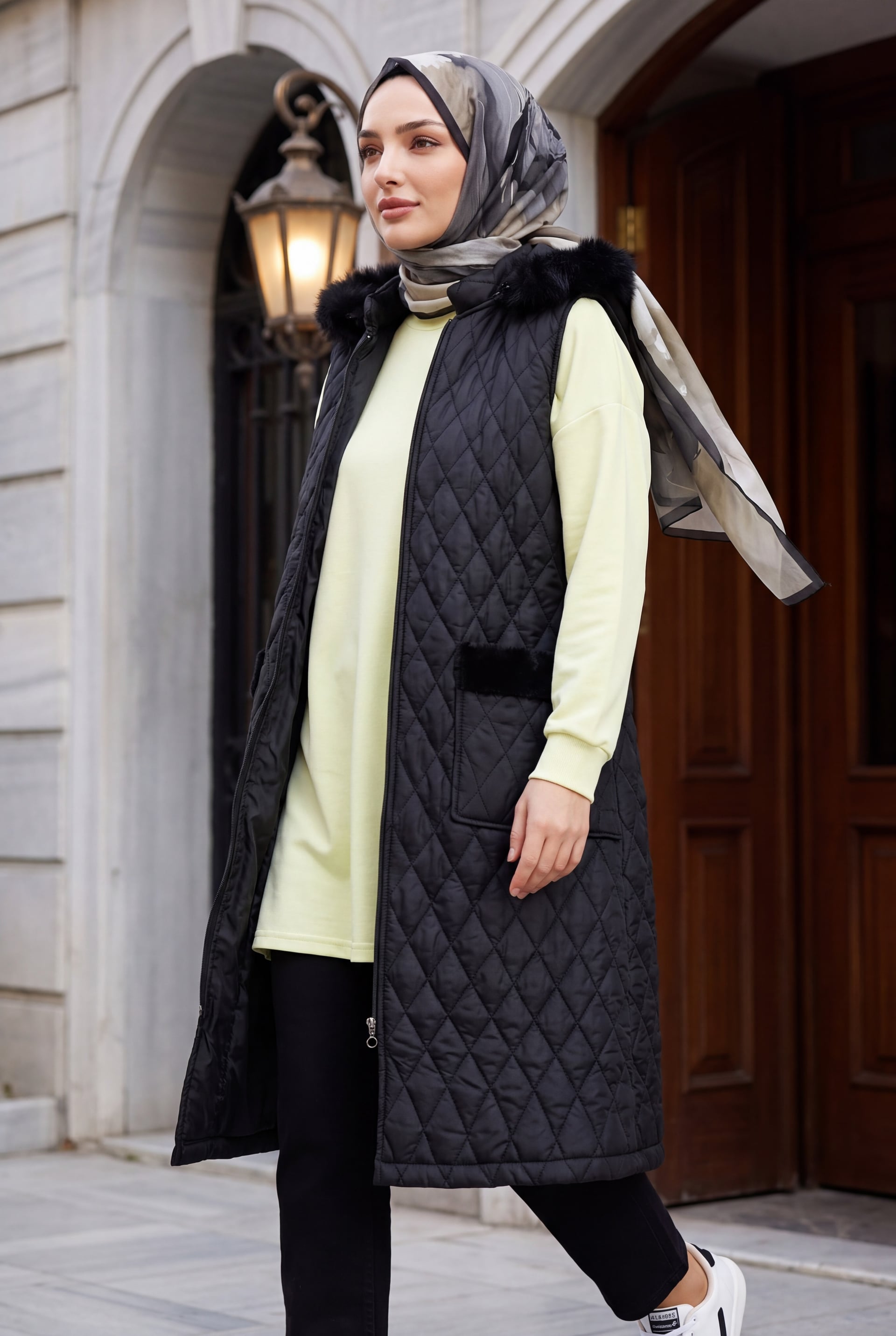 Quilted Vest with Removable Hood and Belt - Black - Podyumplus - by Peralane