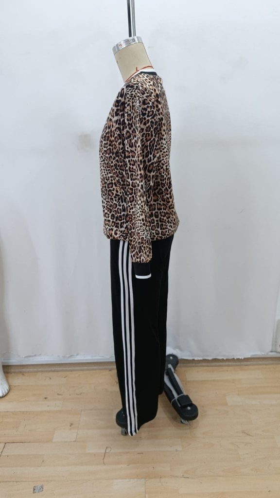 Women's Two-Piece Leopard Print Lounge Set with Sweatshirt and Wide-Leg Trousers - Janes - by Peralane - photo 8