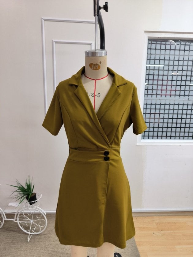 Women's Short-Sleeved Collared Wrap Dress with Side Buttons - Janes - by Peralane - photo 4