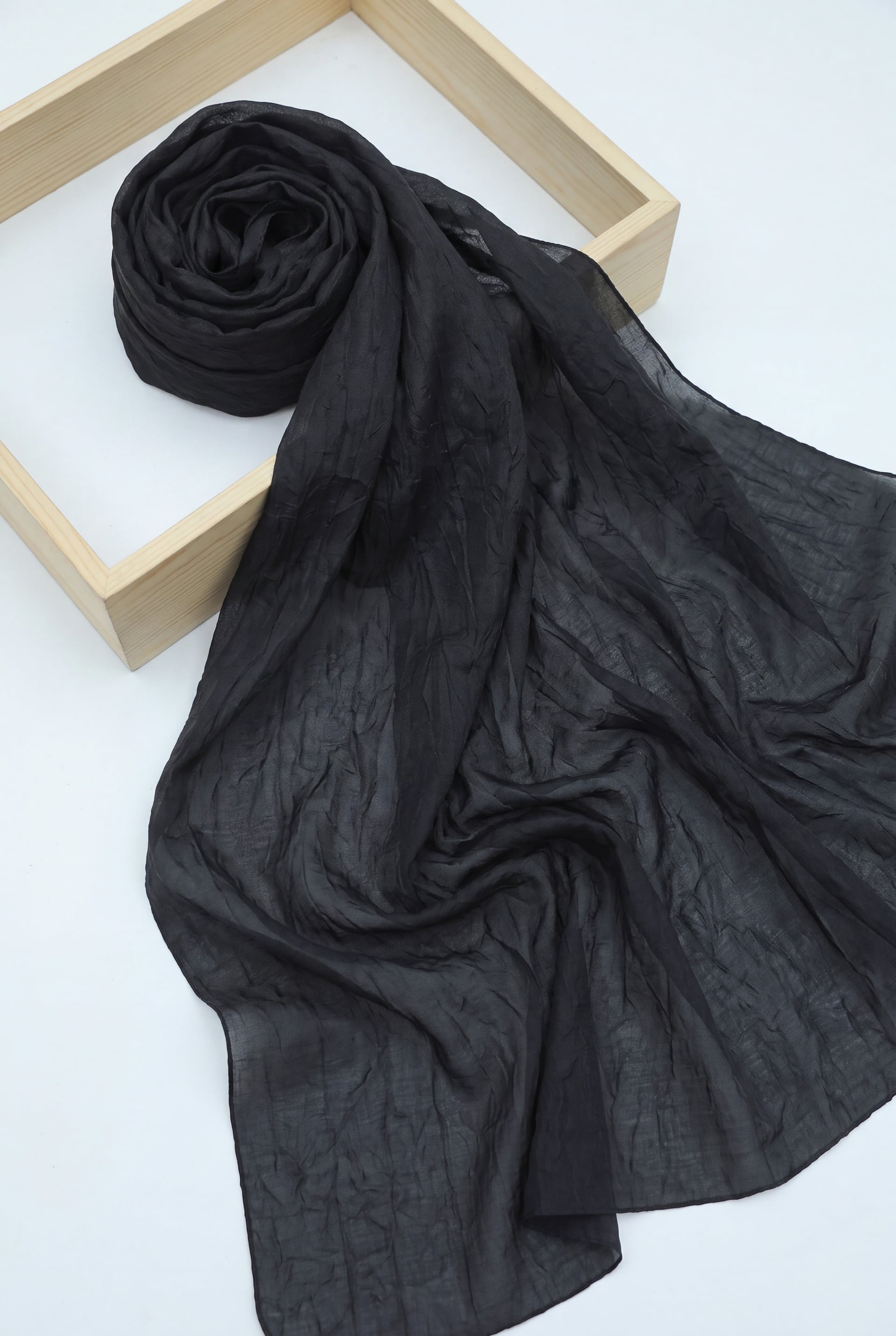 Black Jacquard Crinkle Crash Shawl - Podyumplus - by Peralane