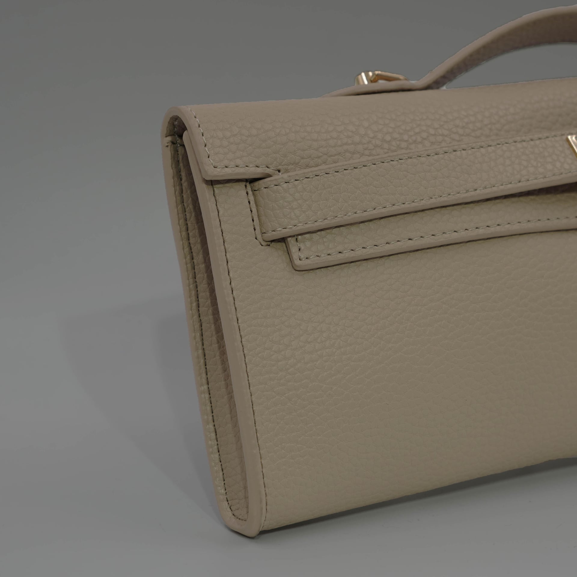 Lucia Women's Handbag in Beige with Gold-Tone Hardware - Aron Atelier - by Peralane - photo 2
