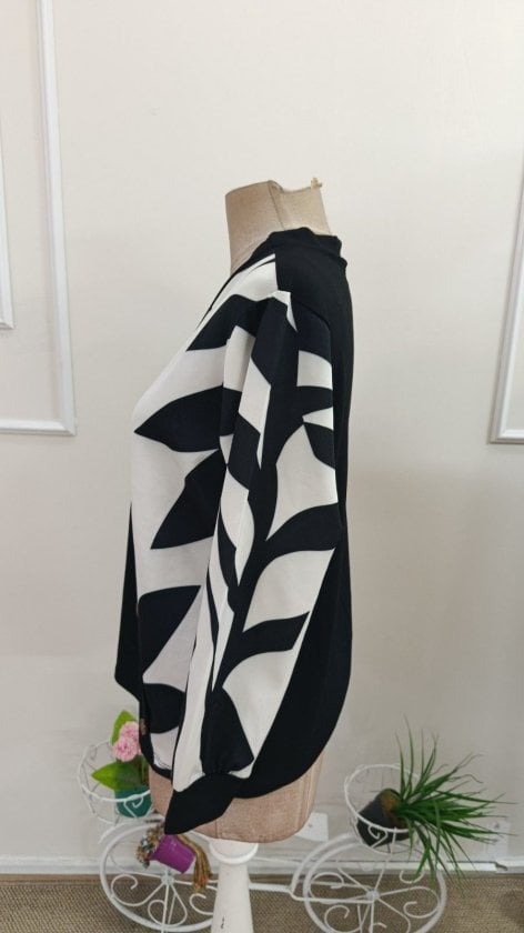 Women's Long Sleeve V-Neck Wrap Blouse with Abstract Leaf Print - Janes - by Peralane - photo 5