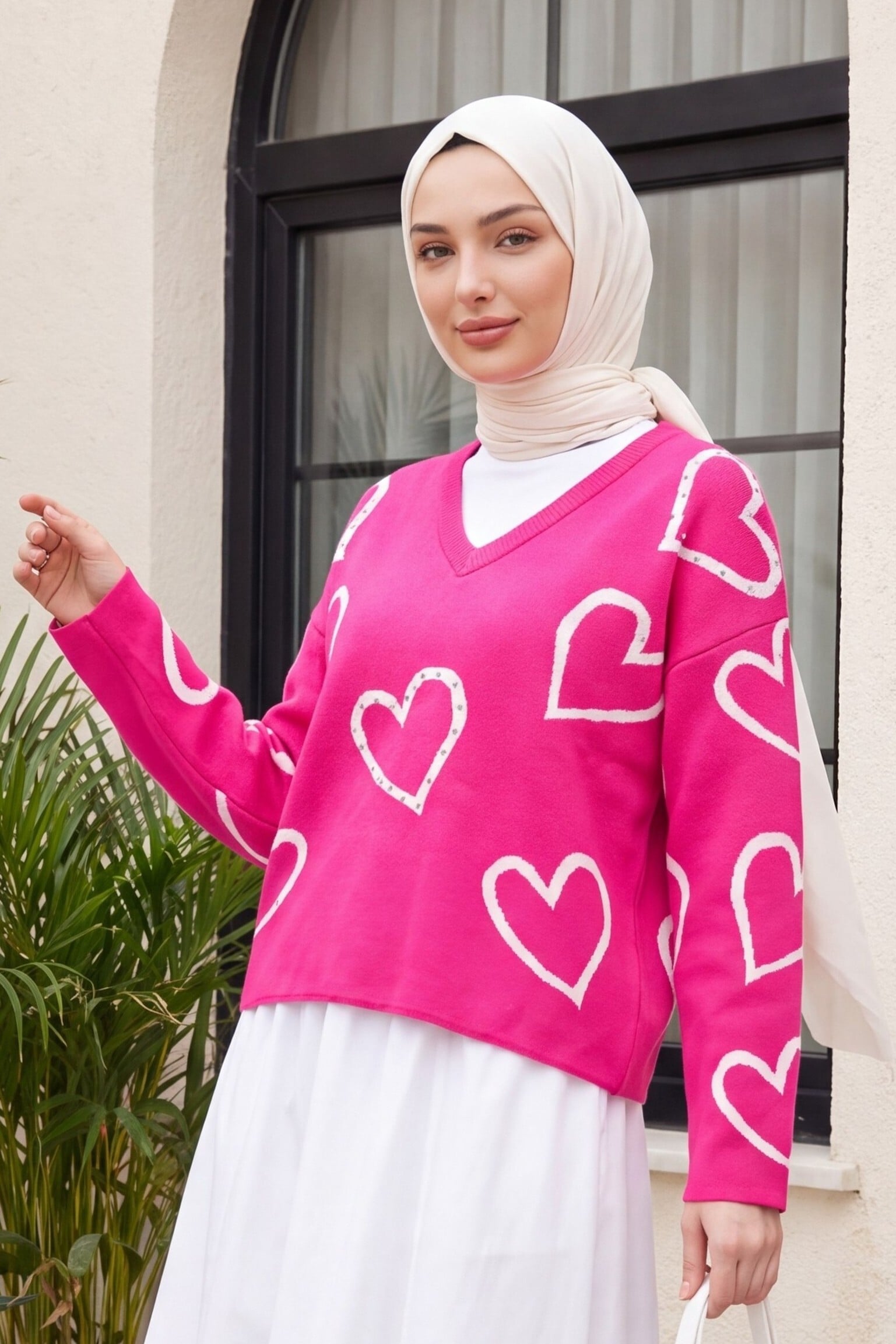 V-Neck Beaded Heart Pattern Knit Sweater - Fuchsia - Podyumplus - by Peralane - photo 2