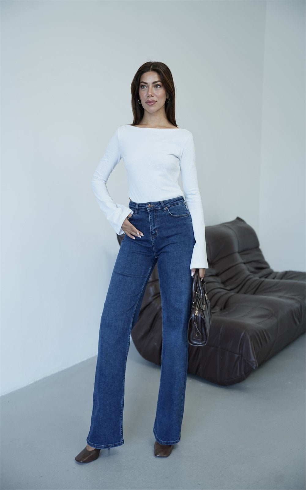 High Waist Flared Leg Dark Wash Denim Jeans for Women - Lacarino Jeans - by Peralane - photo 4