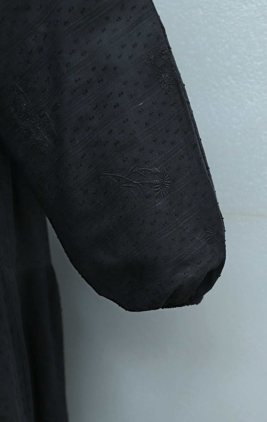 Black Button-Front Tiered Dress with Balloon Sleeves - Podyumplus - by Peralane - photo 7