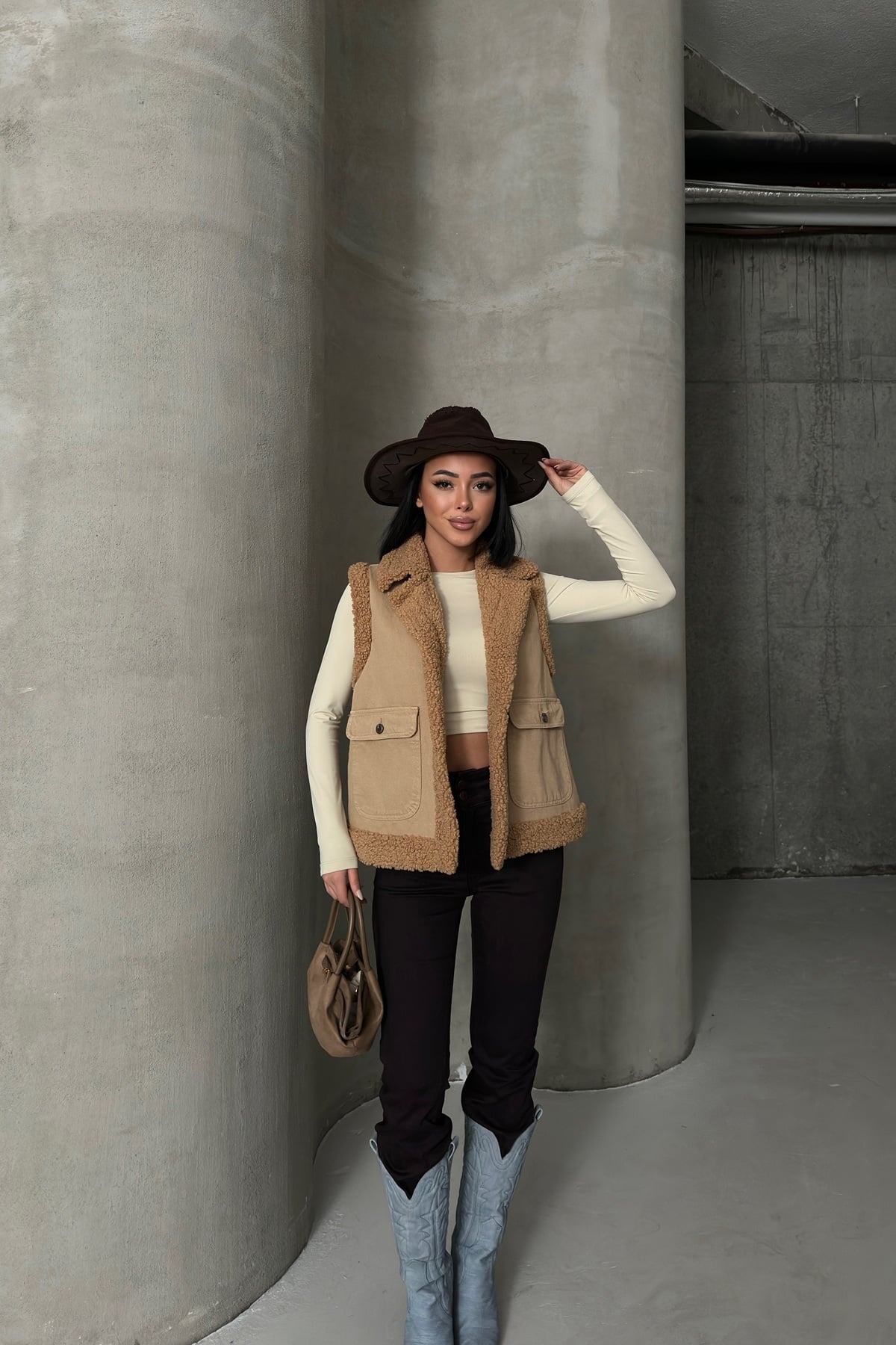 Camel Sherpa Trim Vest for Women - Pack of 4 - Xlove - by Peralane