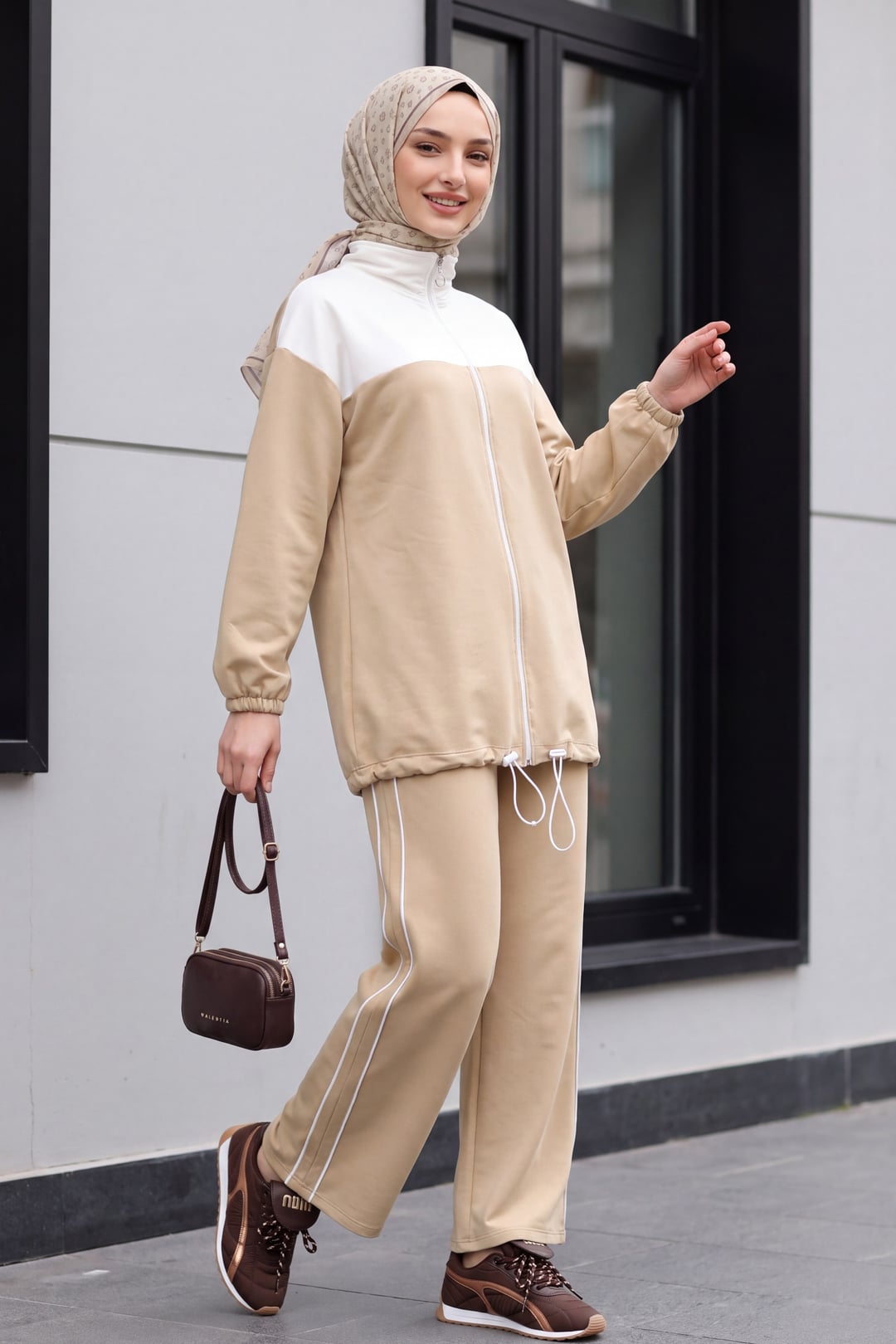 Two-Piece Zip-Up Tracksuit with Drawstring Hem and Piped Trousers - Beige (Vizon) - Podyumplus - by Peralane
