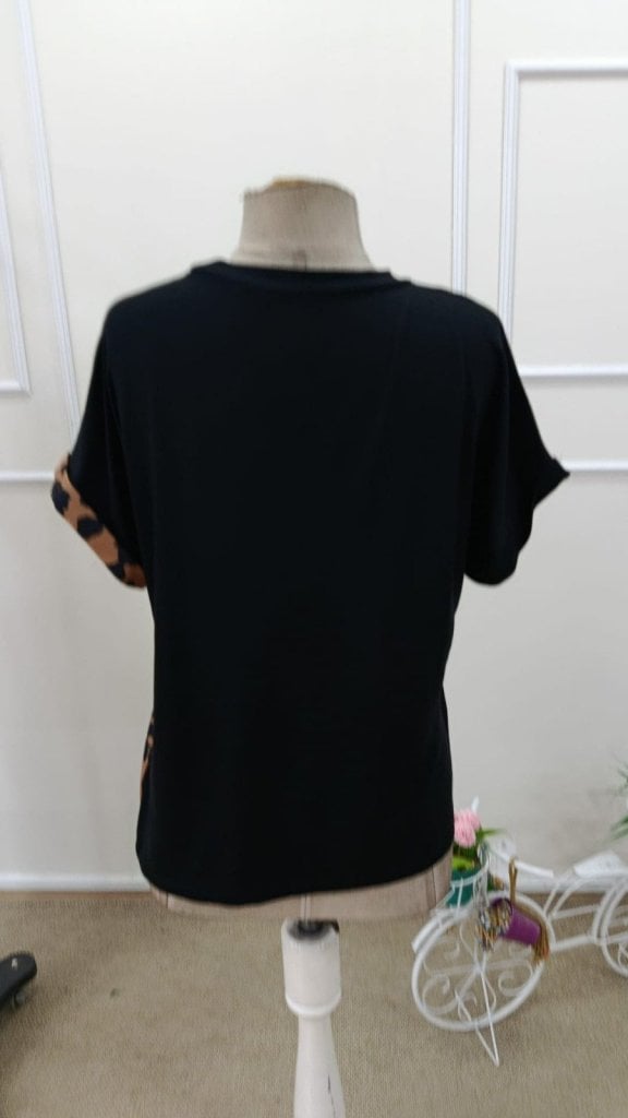 Women's Short-Sleeve V-Neck Button-Front Leopard Print Viscose Blouse - Janes - by Peralane - photo 7