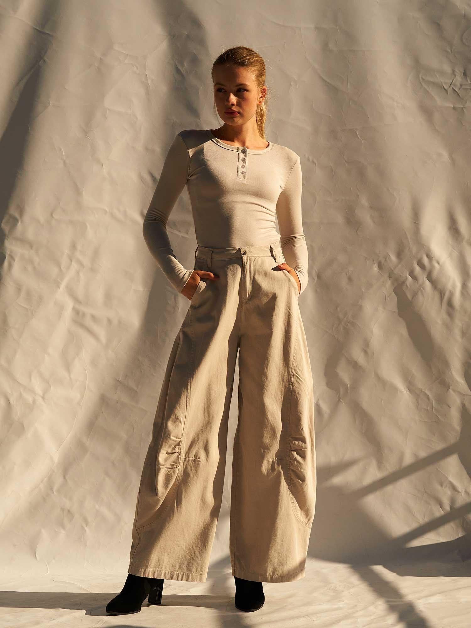 Barrel Cut Gabardine Trousers with Cargo Pockets - Beige - Lefon - by Peralane - photo 4