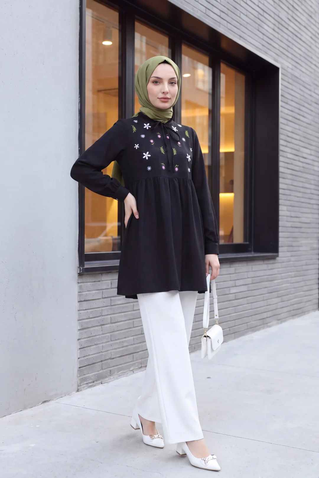 V-Neck Tie-Front Ruffled Floral Embroidered Poplin Tunic - Black - Podyumplus - by Peralane - photo 2