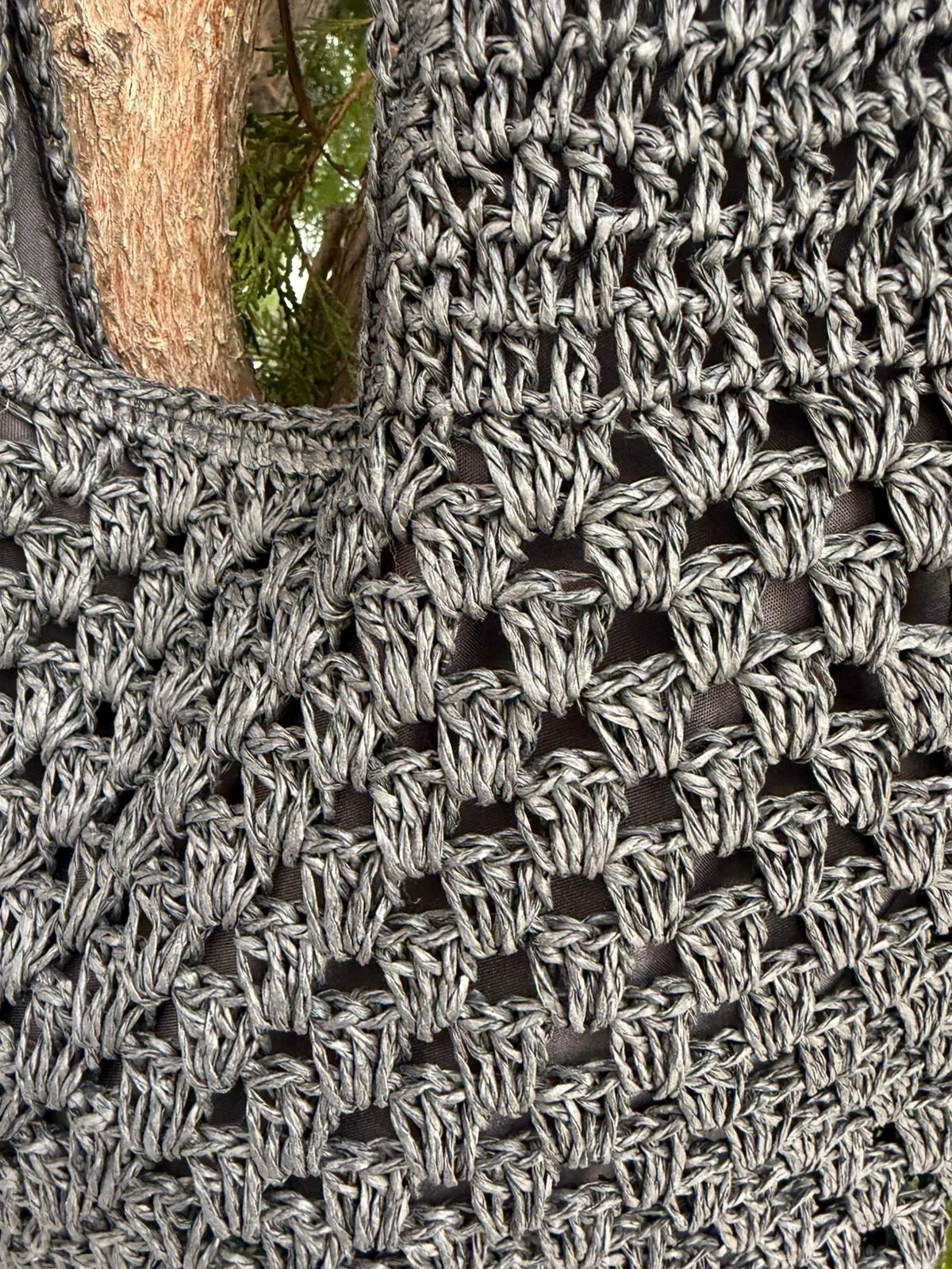 Hand-Crocheted Tote Bag in Dark Grey - Nesvay - by Peralane - photo 4
