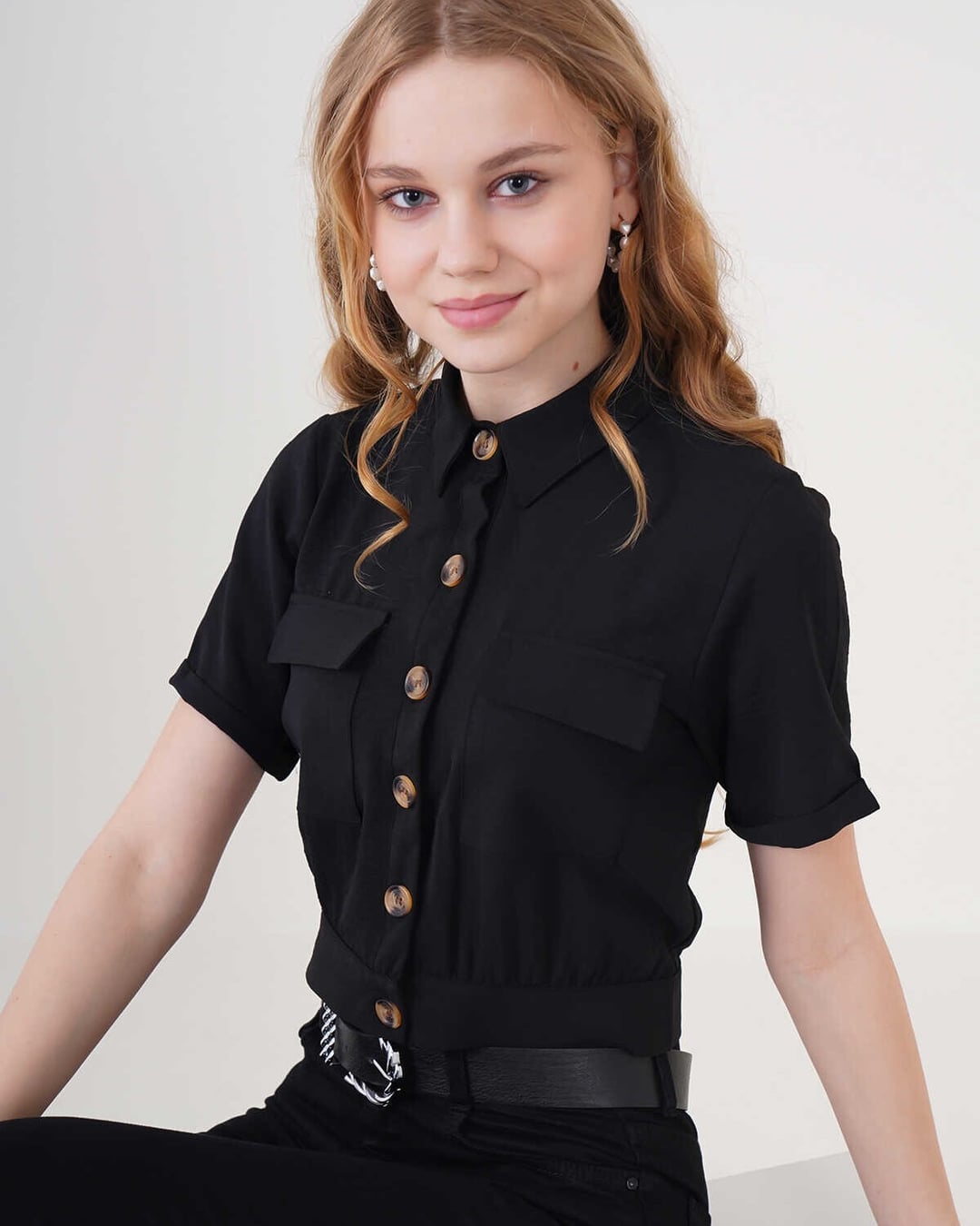 Cropped Collared Blouse with Chest Pockets - Black - Bigdart - by Peralane