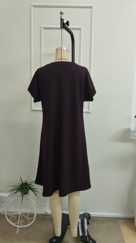 Women's Short-Sleeve V-Neck Midi Dress with Chevron Detail - Janes - by Peralane - photo 5