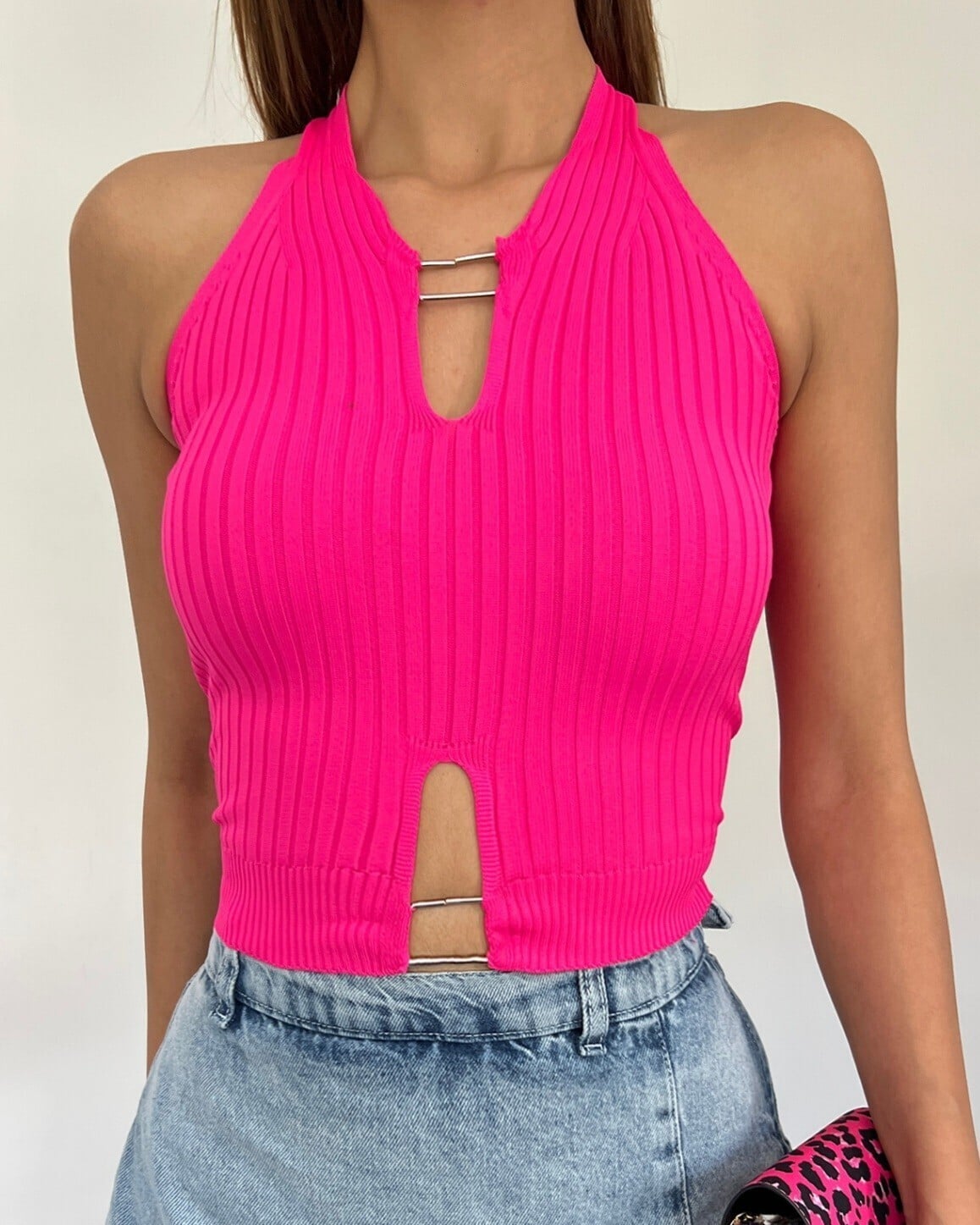 Metal Detail Sleeveless Ribbed Knit Crop Top - Fuchsia - Podyumplus - by Peralane - photo 2