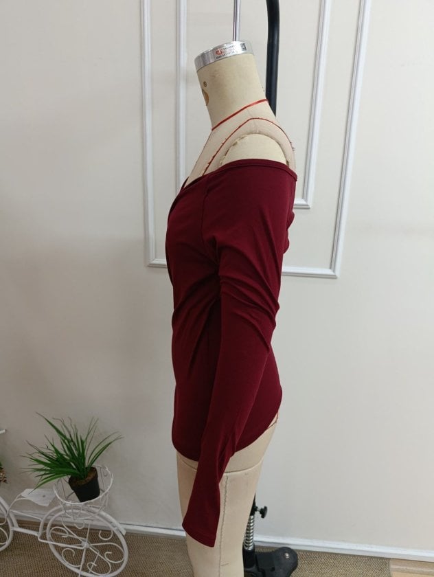 Women's Long-Sleeved Wrap V-Neck Viscose Blouse in Deep Red - Janes - by Peralane - photo 6