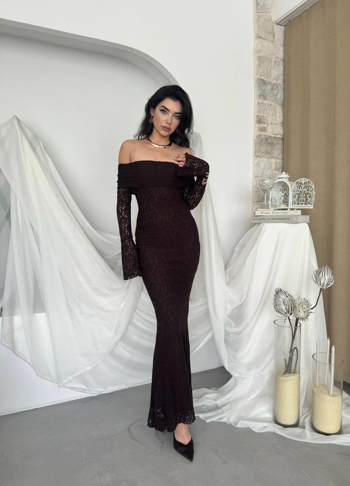 Arya Off-Shoulder Lace Dress in Dark Brown - Etika - by Peralane - photo 4