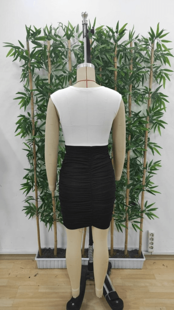 Women's Two-Piece Set with White Sleeveless Top and Black Ruched Midi Skirt - Janes - by Peralane - photo 7