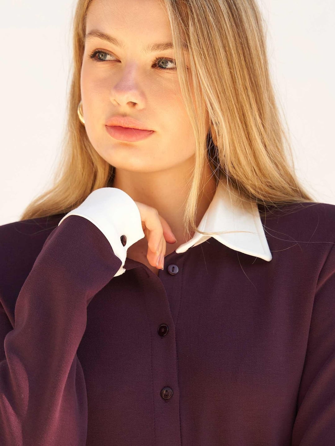 Long-Sleeved Collared Knit Blouse in Deep Plum - Lefon - by Peralane - photo 9