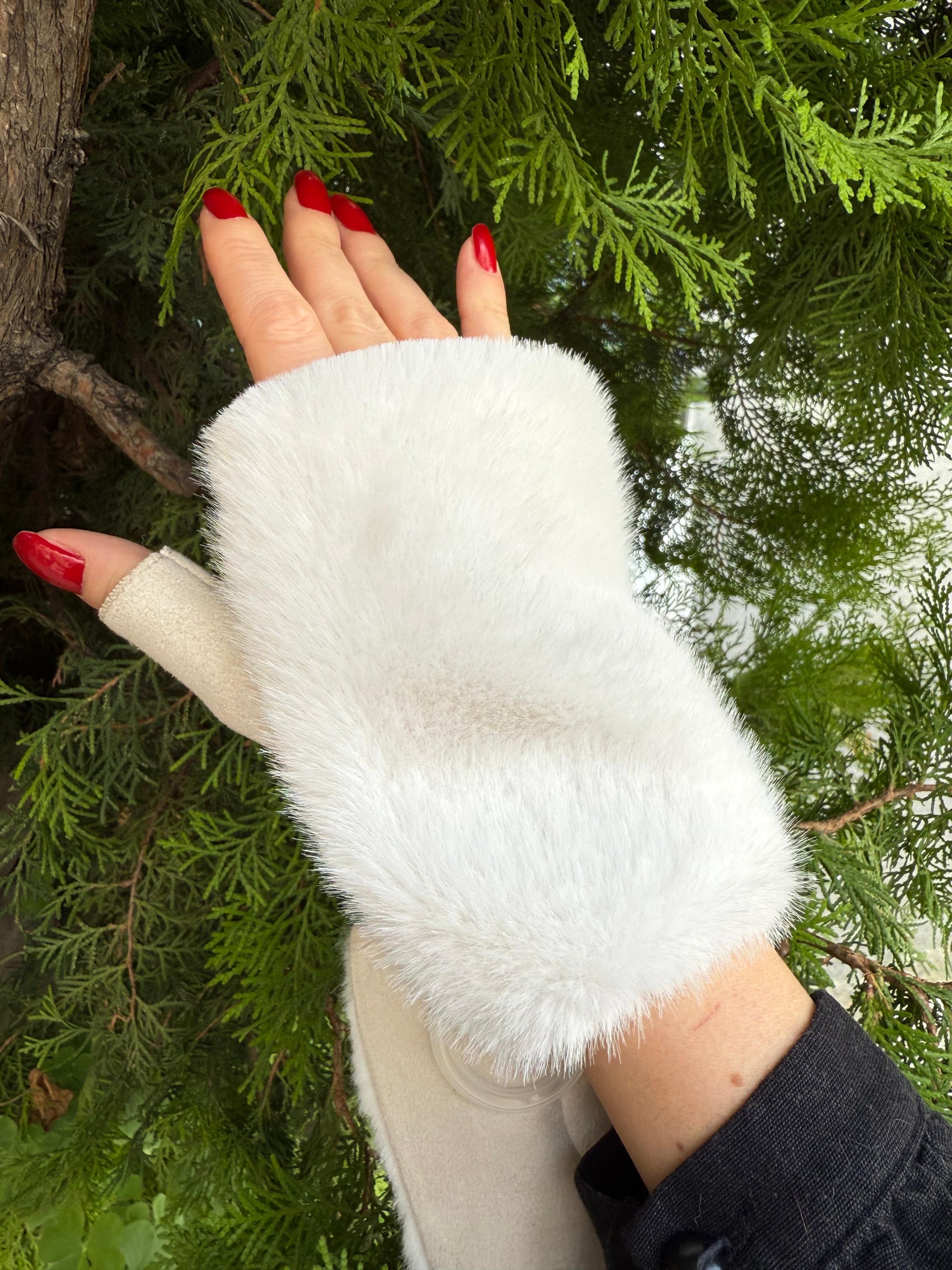 Cream White Faux Fur Fingerless Gloves for Women - Nesvay - by Peralane - photo 2