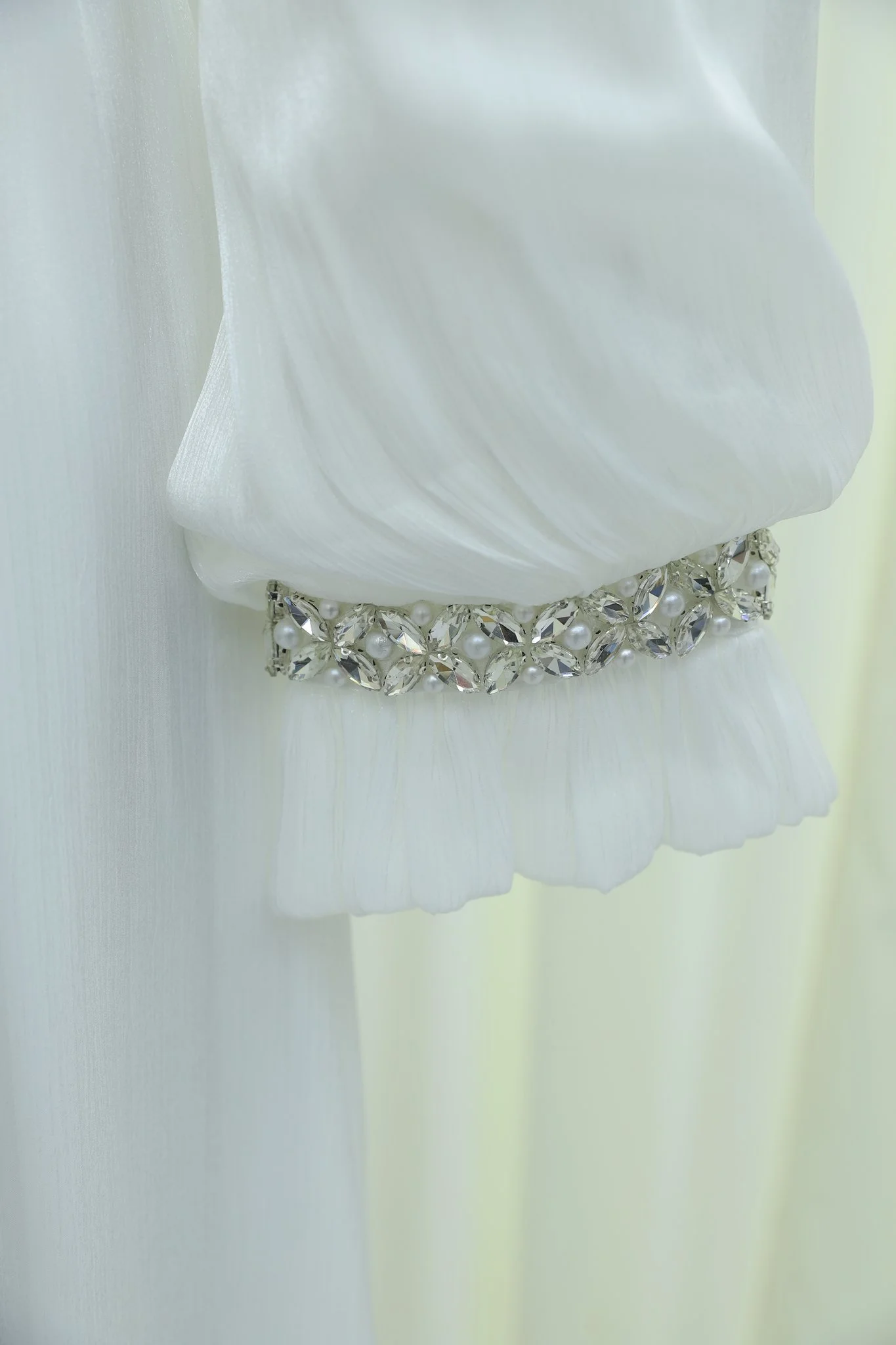 Women's Rhinestone Embellished Belted Balloon Sleeve Evening Dress in White - Podyumplus - by Peralane - photo 8