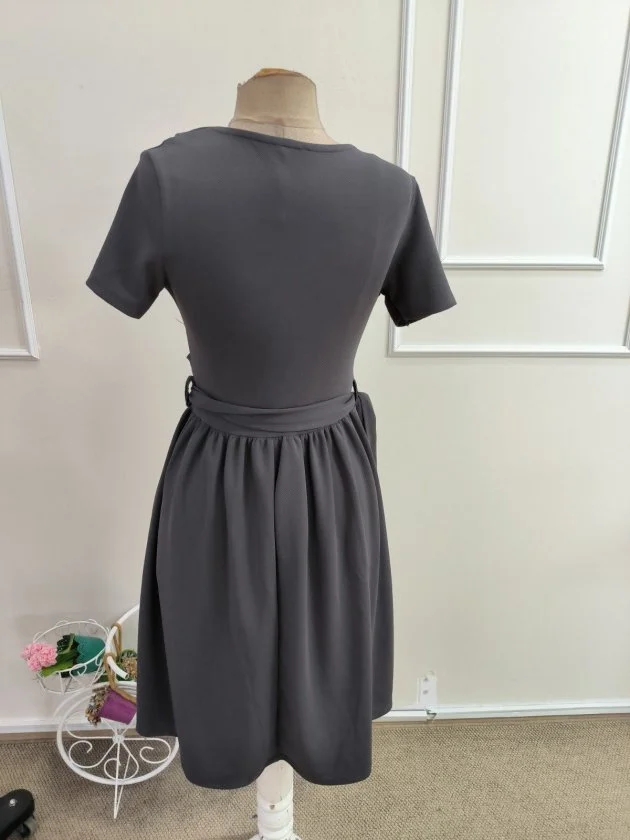 Women's Short-Sleeved Grey Wrap Dress with Tie Waist - Janes - by Peralane - photo 7