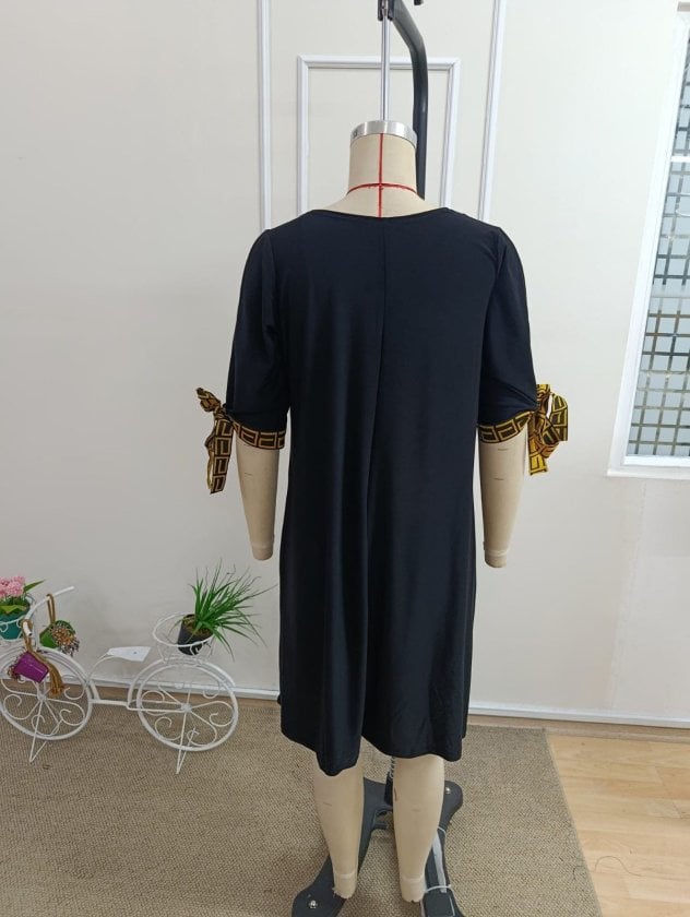Women's Short Sleeve V-Neck Short Sandy Dress with Cold-Shoulder Detail - Janes - by Peralane - photo 8