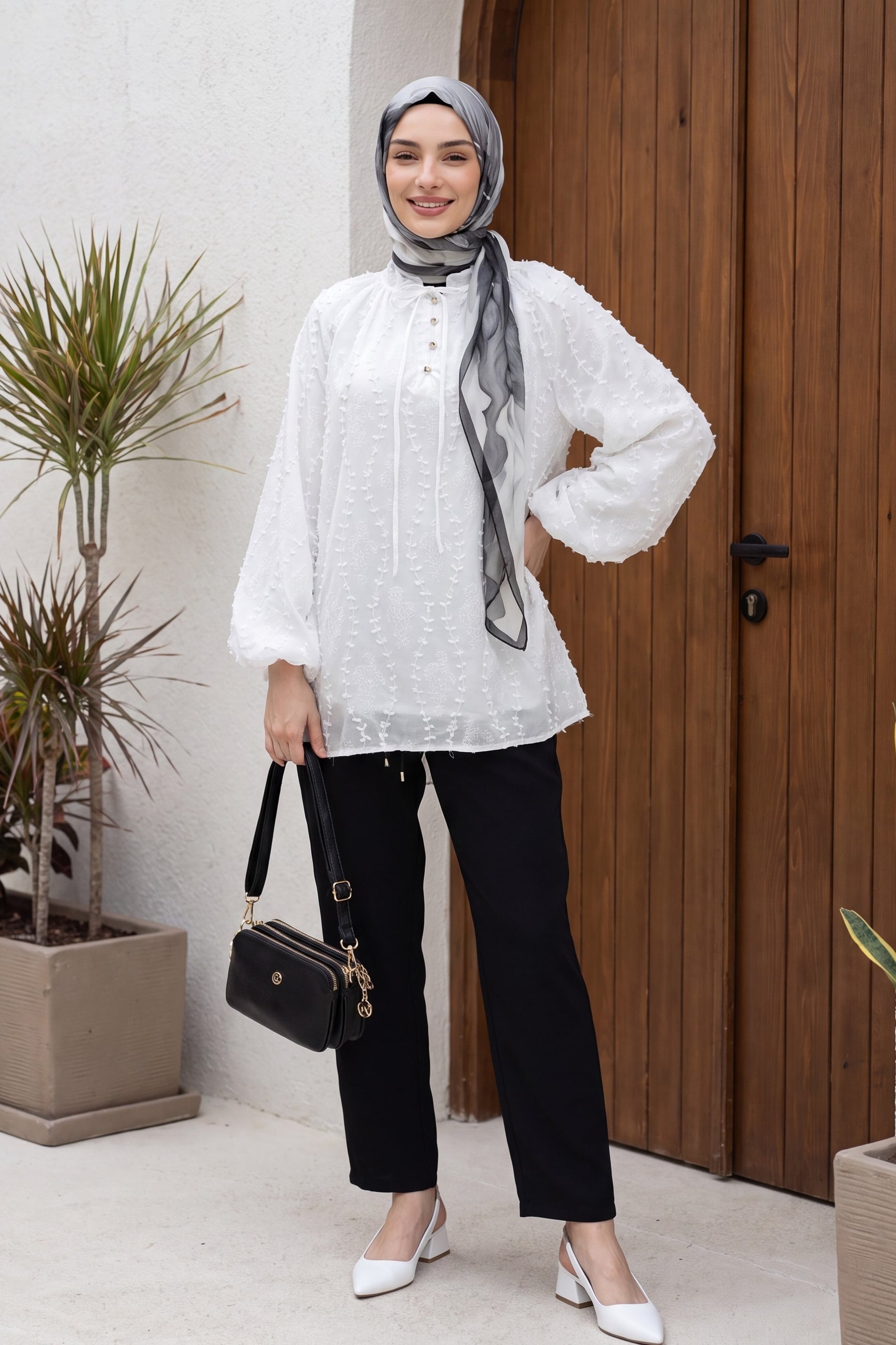 White Oversize Tunic with Embroidered Floral Pattern and Tie Neck - Podyumplus - by Peralane - photo 5