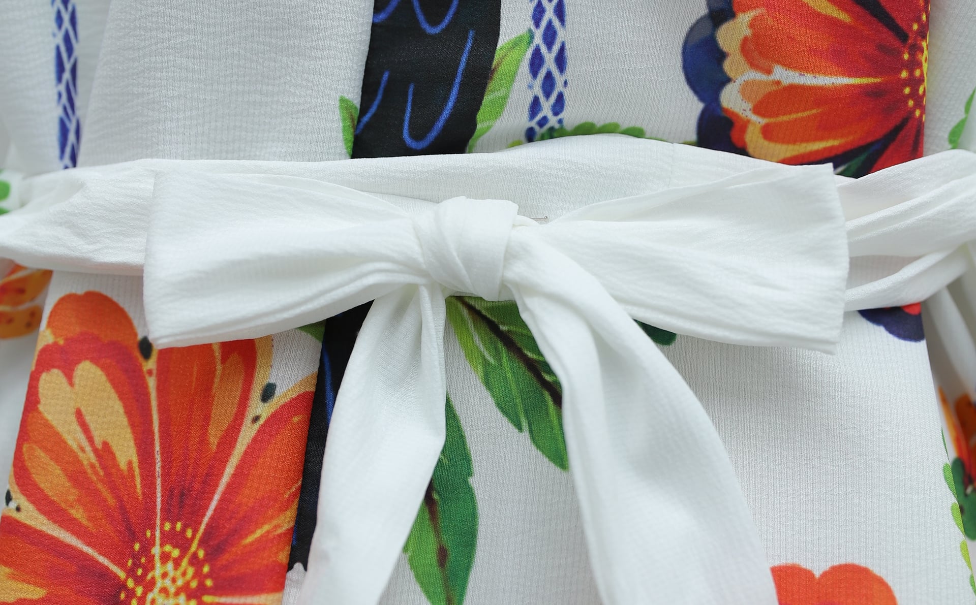 White Oversize Belted Wide-Sleeve Floral Toucan Print Tunic - Podyumplus - by Peralane - photo 7